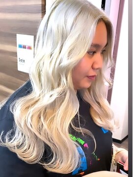 バロンビューティー(BARON Beauty) ハイトーンカラーホワイトアッシュ/レイヤーロング/韓国風/池袋