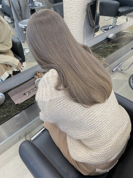 ペレ 栄店(PELE) 黒髪/グレーベージュ/レイヤーロング/ブリーチ/栄/名駅