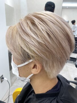 ラフィット 下大利店(lafit) 【かじ】ホワイト/ lafit 下大利@kaji_de_experiences