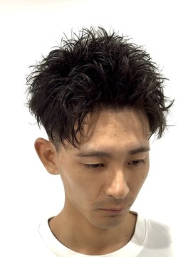 名古屋スパイキーショート短髪アップバングショート