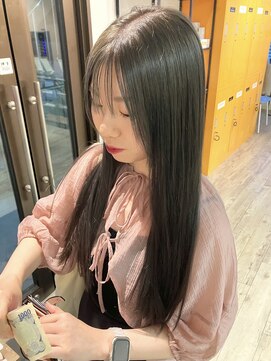 コワファースト長崎シャンプーボーイ 2nd(COIFF1RST 長崎 SHAMPOO BOY) 長崎 ケアブリーチ ナチュラル オリーブグレージュ