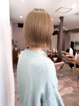 ソピ バイ インビテーション(sopi by invitation) NAKAMURA #134 切りっぱなしボブ/透明感ベージュ