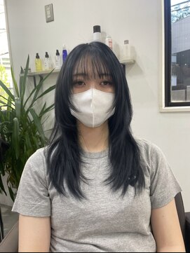 アイズ 横浜(IS) 横浜/レイヤーカット/ネイビーブラック/ブルーブラック