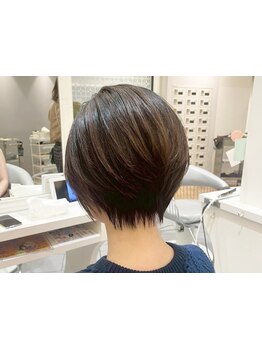 しなやかな女性らしさ・吸い込まれる程魅力的なデザインで新しい自分にー。《Hair's Gallery》