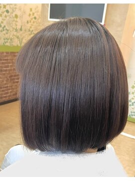 カットハウス はさみの部屋 大人ボブ/縮毛矯正ストレート/襟足短め/内巻き/外はね/前髪あり