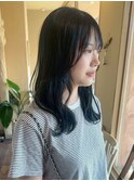 韓国ヘア ブルーブラック 顔周りカット 外ハネミディ 美髪