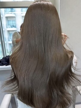 ロング　ケアブリーチ　ミルクティーベージュ　顔まわり　10代