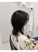 くせ毛を活かすミディアムレイヤー