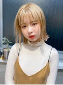 ブロンドミルクティベージュボブ切りっぱなしハイトーンブリーチ