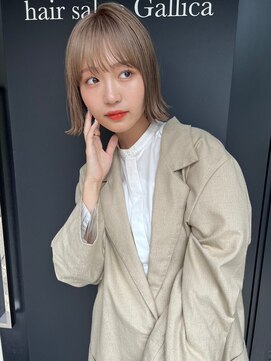 ガリカ 蔵前(Gallica) 【竹之内蔵人】透明感ミルクティーベージュ×外ハネミディアム