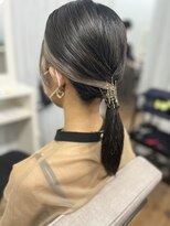 エン(EN)&nbsp;インナーカラーを活かした　ローポニー