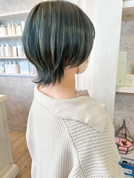 キャアリー(Caary) 福山caaryブリーチ発色グリーンカラーイルミナカラーで透明感