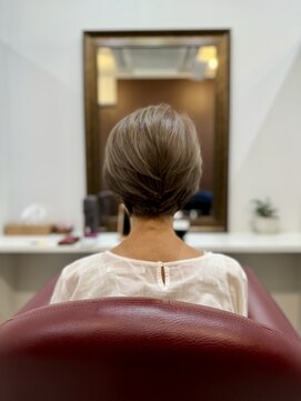 ルームス(ROOM’S) 白髪ぼかしハイライト&イルミナ