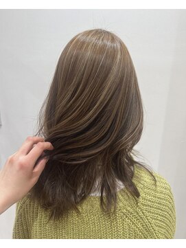エムスラッシュ アヴェダ 自由が丘(M.SLASH AVEDA) 外国人風/ベージュカラー/ハイライト/自由が丘