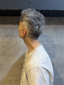 バーバーバー アカバネ(BARBER-BAR AKABANE) ビジネスにオススメ! フェザーショートスタイル