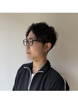 ビューティーリゾート アカヒゲ(Beauty Resort AKAHIGE) センターパート× スパイラルパーマ