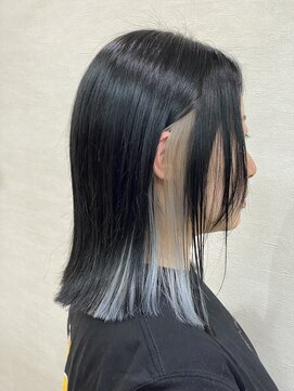 リーク(LEEK) ホワイトベージュとオフブラック