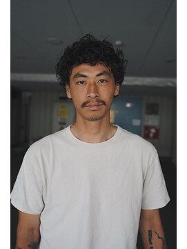 ミューズ バイ ケンジ(MUSE by KENJE) カーリーパーマ／サーフカール／平塚美容室