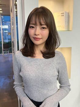 ディフィーノ 青山(DIFINO)の写真/《2回目来店時メンテ無料》顔周りレイヤーで小顔魅せ♪自宅でも簡単に巻き髪が◎DIFINOならではの高技術☆