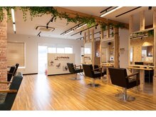 アグ ヘアー エピック 二本松店(Agu hair epic)の雰囲気（ゆったりくつろげる居心地のいい空間です♪）
