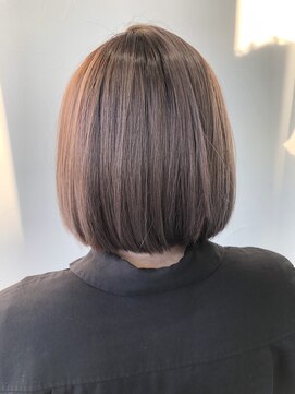 テクライズ 豊橋店(TECHRISE) 前下がりミニボブ×ラベンダーベージュ