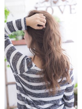 ミエル ヘア 新宿(miel hair) 〈mielhair新宿〉抜け感ウェーブ　ロング