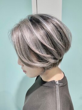 マティーナ ヘアー 池袋(Matina hair) 【ホワイトシルバー/コントラストハイライト】池袋美容室