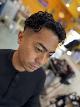 パーラーフリークス(PARLOR FREAKS) ウェーブパーマ