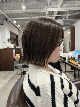 アオゾラヘアーヒカリノモリ(AOZORAHAIR hikarinomori) 切りっぱなしボブ/外ハネボブ