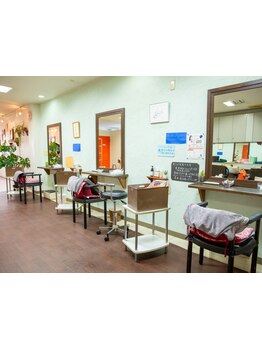 ≪髪のお悩みも気軽に相談できる≫アットホームな雰囲気で、初めての方も緊張せずにゆったり過ごせます◎