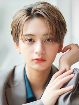 オーシャントーキョー サニー 原宿(OCEAN TOKYO Sunny) ハイトーンカラーフェザーパーマニュアンスパーマセンターパート