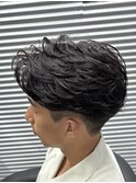 フェザーショートフェザーパーマ刈り上げセンターパート眉カット