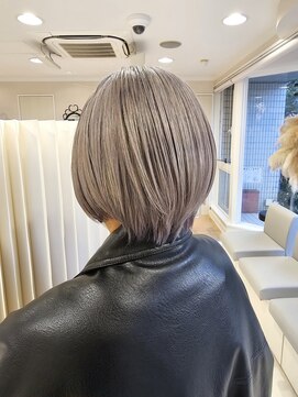 アッシュ 二俣川南口店(Ash) ◆シルバー・グレー/ショート/ダブルブリーチ