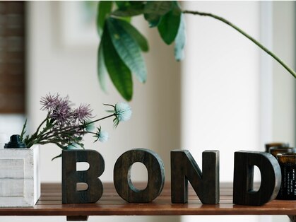 ボンドヘアー(Bond Hair)の写真