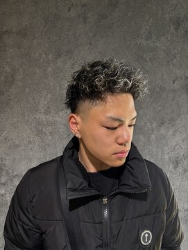 ドゥーエン 緑橋店(DoEN) ツイストスパイラルパーマ/アップバングショート