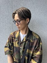 パウダーヘアー(powder hair) “動き”と“立体感”を引き出す センターマッシュ×ハイライト