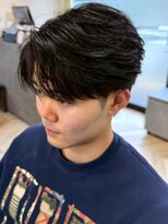 ヘアーサロン フォーメン イデア(hair salon for Men idea)&nbsp;フェザーパーマ センターパート ツーブロック 黒髪【札幌】