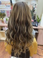 ヘアアンドメイクビ美(Be)&nbsp;巻き髪ロング