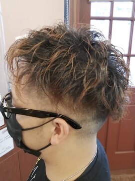 ヘアアンドスパ アイリス hair&spa Iris 【南鳩ヶ谷1分☆メンズにもオススメ】スパイキーショート