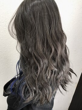 エリス キョウバシ(Eliss) Eliss Umeda プラチナアッシュ×インナークリアブルー