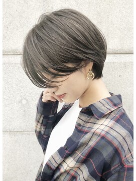 ロット 横浜(lot) フェザーショート×くびれヘア×グレージュ[横浜駅]