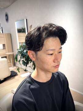 ウノプリールヴァモス(unopulir Vamos) ナチュラルニュアンスパーマセンターパート