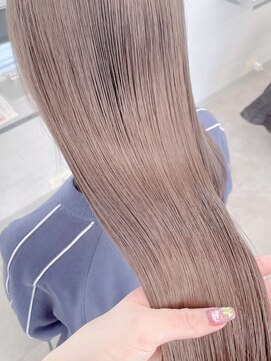 フウ(fuh) ヘーゼルベージュ/ベージュ/ブリーチなしダブルカラー/艶髪