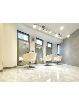 《コロナ対策強化中!》3席のみの落ち着いた空間♪他人の目を気にせずエクステを付けたい方にオススメ☆