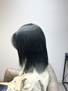 アオク(AOKU) オリーブグレージュ × きりっぱなしレイヤー