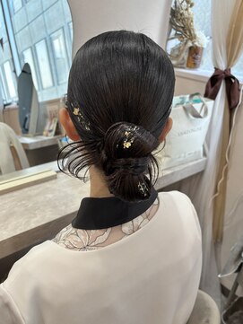 ミラ(Mila) タイトカチモリ★シニヨン