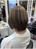 白髪ぼかし/白髪/大人女性/髪型/細めハイライト