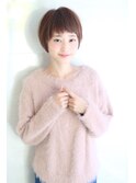 オン眉バングのフェザーショート