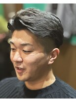 ヒロギンザバーバーショップ 丸の内店(HIRO GINZA BARBER SHOP)&nbsp;メンズ七三分け　刈り上げ短め　形状記憶パーマ　大手町