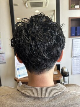 美容室ヒラトヤ 仙北店 黒髪ビジネスカジュアル20代30代スパイラルパーマツーブロック